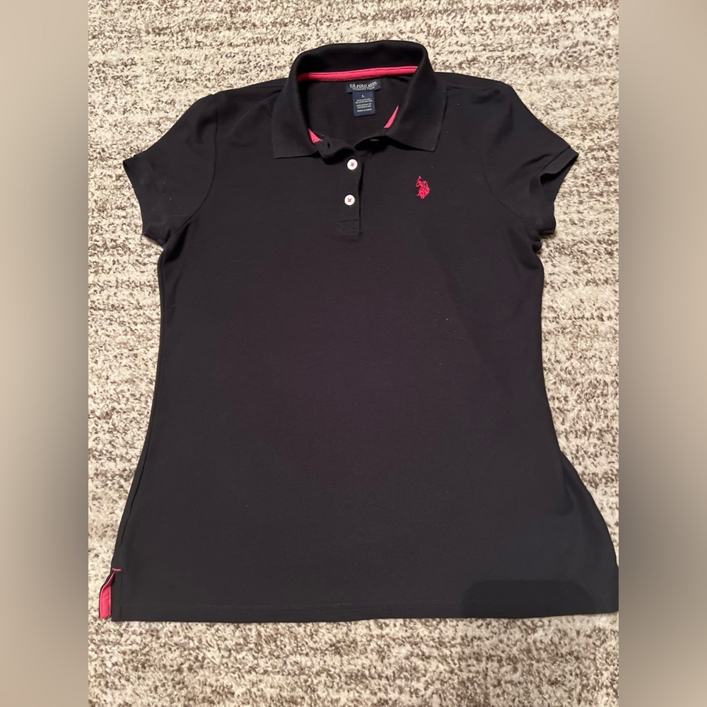 NWOT/ US POLO ASSOCIATION, BLACK WOMENS POLO WITH RED LOGO, SIZE L